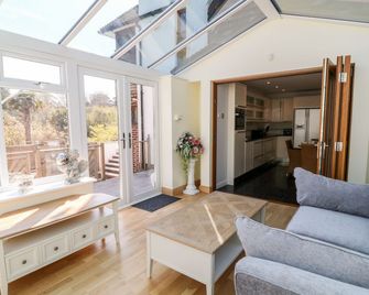Harbour Lights, Family Friendly, Luxury Holiday Cottage In Torquay - טורקי - סלון