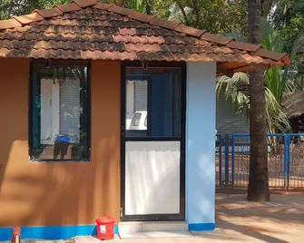 The Cool Huts - Mandrem