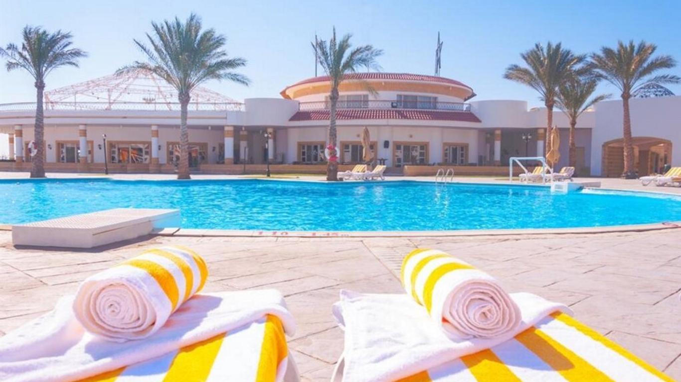Coral Beach Resort Tiran