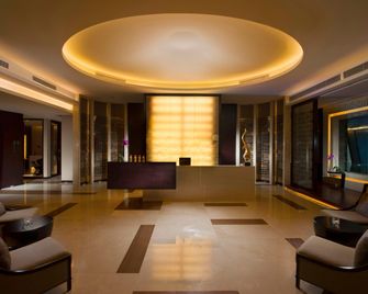 Hilton Shijiazhuang - Shijiazhuang - Front desk