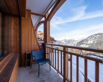 Courchevel 1850, elegant, 3 bedrooms, 92sqm, ski in ski out, exceptional view - Courchevel - Balkon
