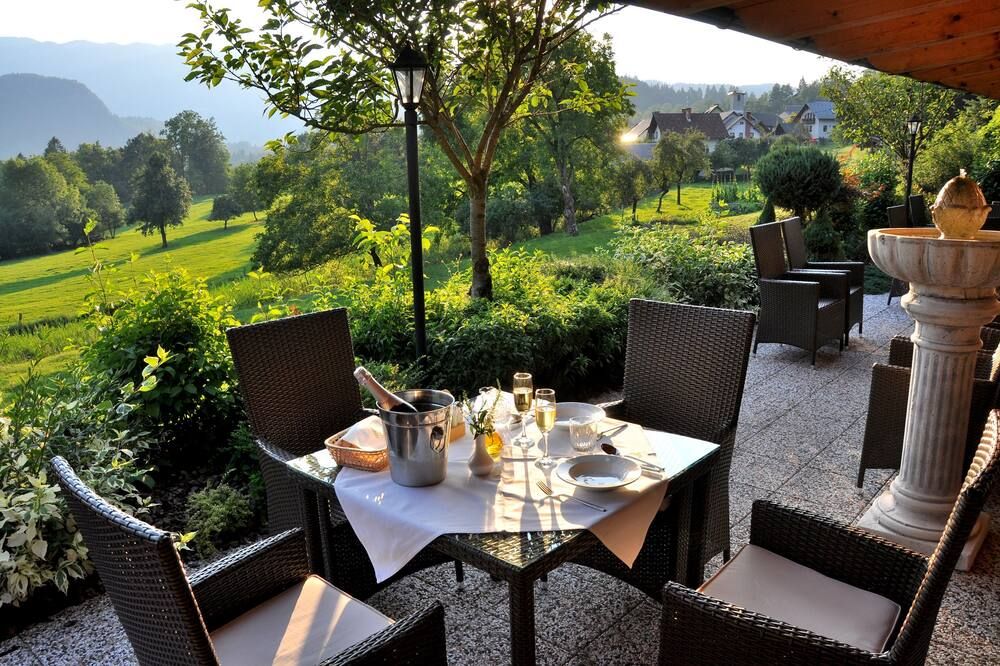 فندق نيتشر لوكانس - بليد - شرفة مرصوفة