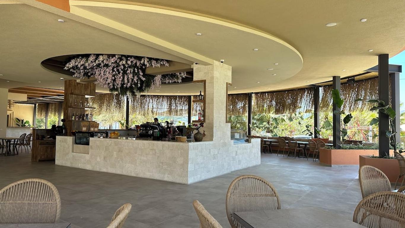 Daphne Residence