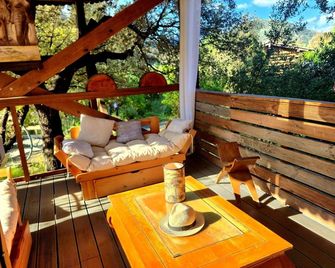 Gites O Fil De L'eau Piscine Spa Accès Rivière - Castirla - Balcony