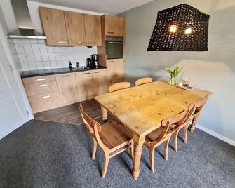 Attractive apartment with bedroom in completely converted farmhouse - Sneek - Kuchyň