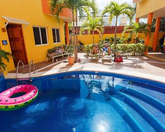 Kaam Accommodations - Puerto Morelos - Pool