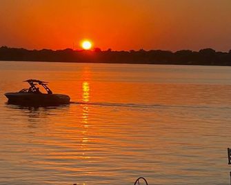 Lake Pulaski Getaway - Buffalo