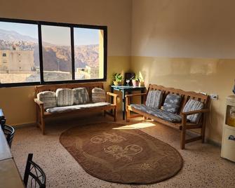 Window on petra - Wadi Musa - Living room