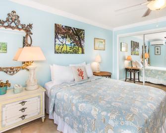 Hidden Gem. Steps to Beach. Long/Short Term. Pet friendly. - Juno Beach - Bedroom