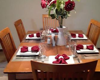 House Perfect For Short/Long Term Stays! - Chewelah - Comedor
