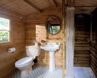 Hollington Park Glamping - Newbury - Bathroom