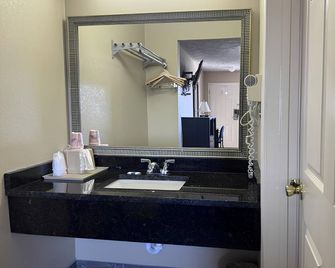 Deerfield Inn Suites Smyrna - Smyrna