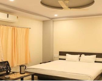 Hotel Kusum - Chhindwāra - Bedroom