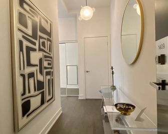 Fantastic View 12ft Ceiling Penthouse/pet Friendly - Toronto - Hallway