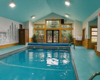 Yellowstone Village Inn and Suites - Gardiner - Pool