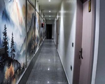 Hotel Crown City - Hcc - Hisar - Hallway