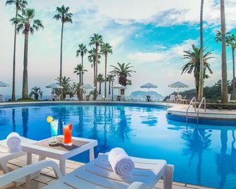 Seogwipo Kal Hotel - סאוגוויפו - בריכה