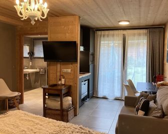 Praz Torrent luxury accommodation eco-chalet Vallorcine 13km Chamonix Mont Blanc - Vallorcine - Living room