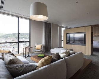 كروس هوتل كيوتو - كيوتو - غرفة معيشة