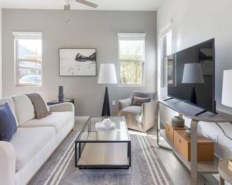 Landing Apartments Oro Valley - Oro Valley - Huiskamer