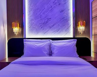 Spa Suite with Jacuzzi and Ancient Theatre View - Larissa