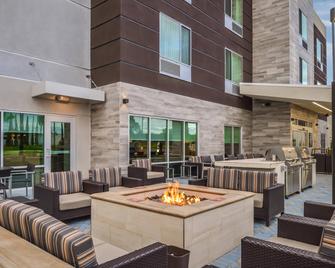 TownePlace Suites by Marriott San Bernardino Loma Linda - Loma Linda - Patio