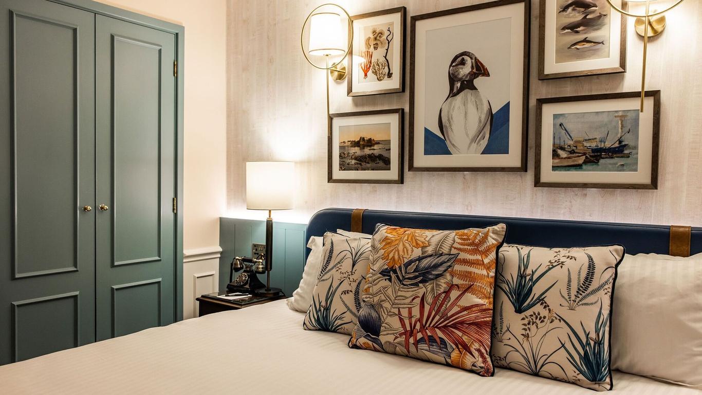 Somerville Hotel