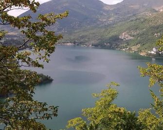 Hotel Mille Pini - Scanno - Außenansicht