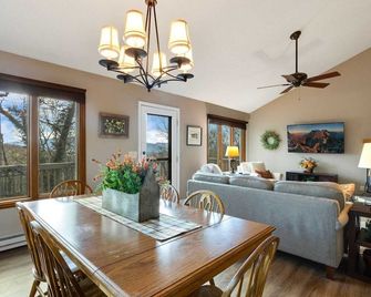 Quiet Home Overseeing Grandfather Mountain - Blowing Rock - Dining room
