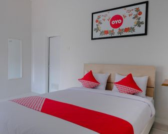 OYO 973 Turukene - Batu - Ložnice