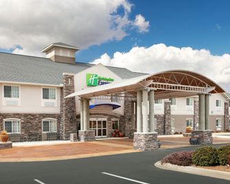 Holiday Inn Express Monticello By IHG - Monticello - Building