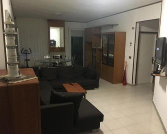 Casa De Nella - Porto San Giorgio - Pokój dzienny