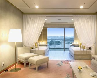 Shirahama Coganoi Resort & Spa - Shirahama - Bedroom