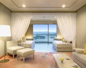 Shirahama Coganoi Resort & Spa - שיראהאמה - חדר שינה