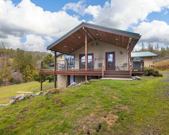 Luxury in the Wilderness, 45mins to Yosemite - Coulterville - Edificio