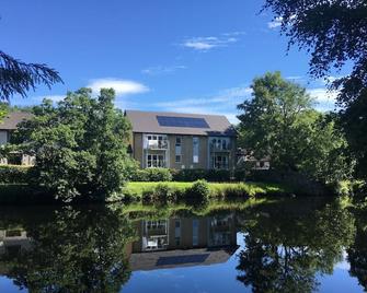 Beautiful Riverside Holiday Home - Stirling - Building