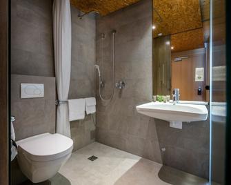 جارتينهوتل كريستال - فوغين - حمام