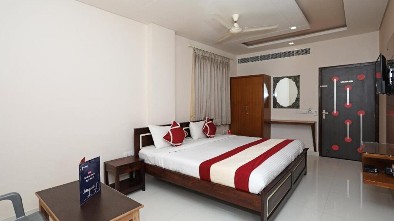 OYO 10249 Hotel Gurukripa