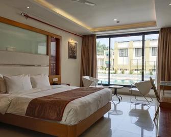 Inspira Resort & Spa - Silvassa - Bedroom