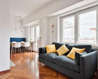 Urban House Carducci - Attic - Turin - Living room