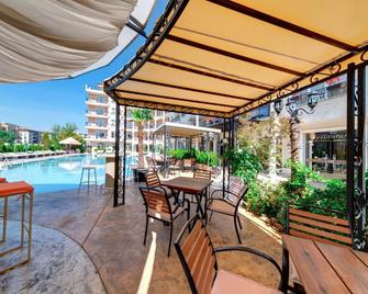 Avenue Deluxe Hotel - Sunny Beach - Piscina