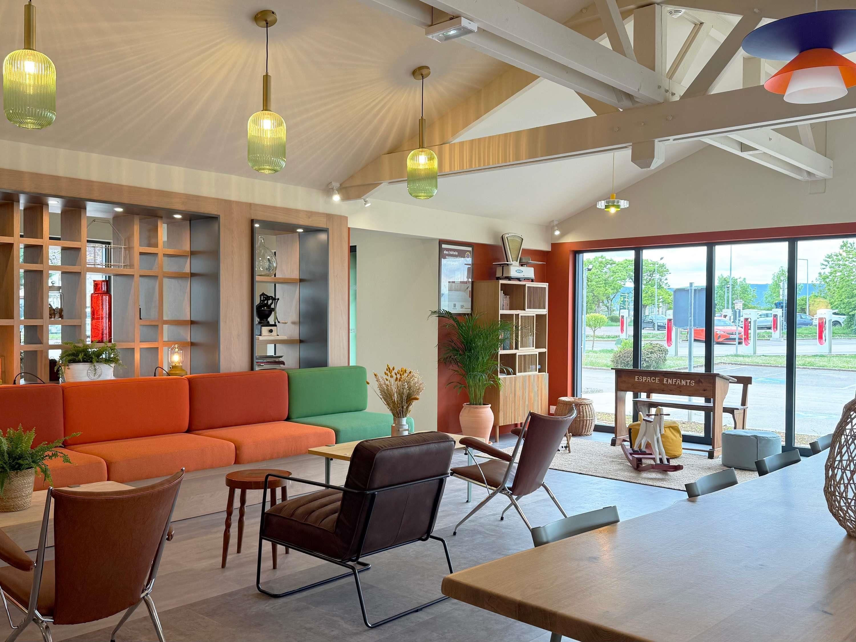 جريت هوتل ديجون سود لونجفيك