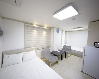 Inn The City Business Hotel - Seoul - Kitchen