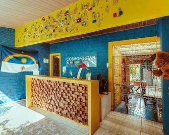 Cosmopolitan Hostel - Recife - Front desk