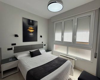 Pension Plaza - Santander - Habitación