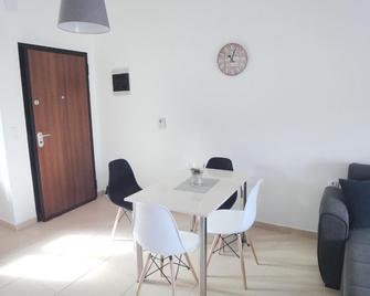 Polychrono Nikos Apartment - Polychrono - Essbereich
