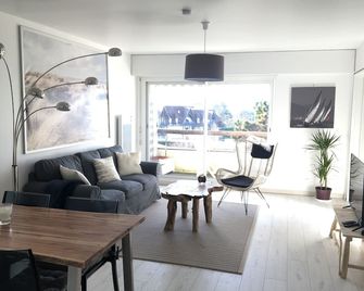 Face mer imprenable - 4 personnes - Trouville-sur-Mer - Living room