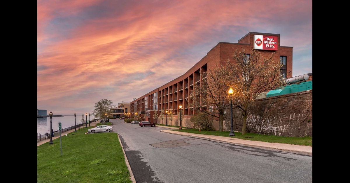 Best Western Plus Oswego Hotel and Conference Center in Oswego, the