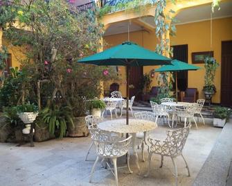 Hotel Spring - Guatemala City - Patio