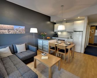 Forenom Serviced Apartments Tampere Pyynikki - Tampere - Bedroom